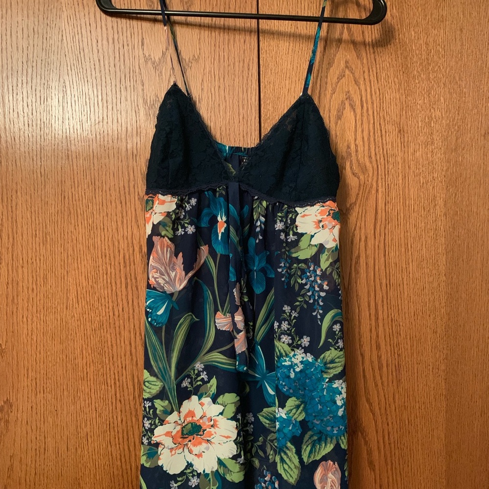 SET OF TWO Nightgowns